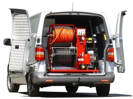 Каналопромывочная машина RОМ Compact 140/60 в автомобиле Каналопромывочная машина RОМ Compact 140/60 в автомобиле